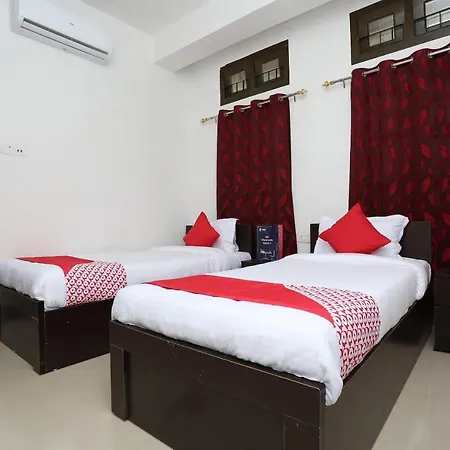 Hotel Oyo 10912 Nirman Residency