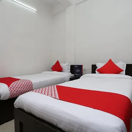 Oyo 10912 Nirman Residency 3*