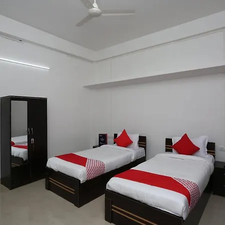 Oyo 10912 Nirman Residency Hotel 3*