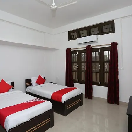 Hotel Oyo 10912 Nirman Residency
