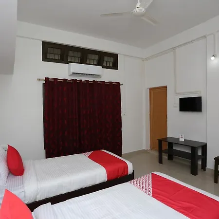 Oyo 10912 Nirman Residency 3*
